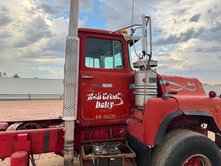 mack-dm690s-image-24
