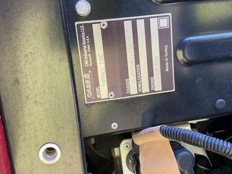 2020-case-ih-farmall-120c-image-32