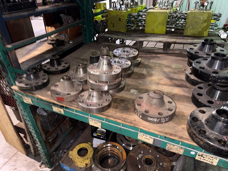 section-of-(18)-1-13/16”-15m-x-2-9/16”-10m-dsa’s-(14)-size-range-1-13/16”---7-1/16”-3m-10m-spacer-spools-&-x-over’s-image-6
