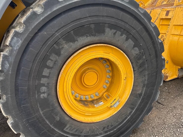 2024-deere-844-p-tier-image-32