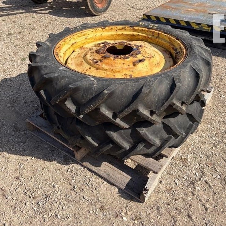 JOHN DEERE H
