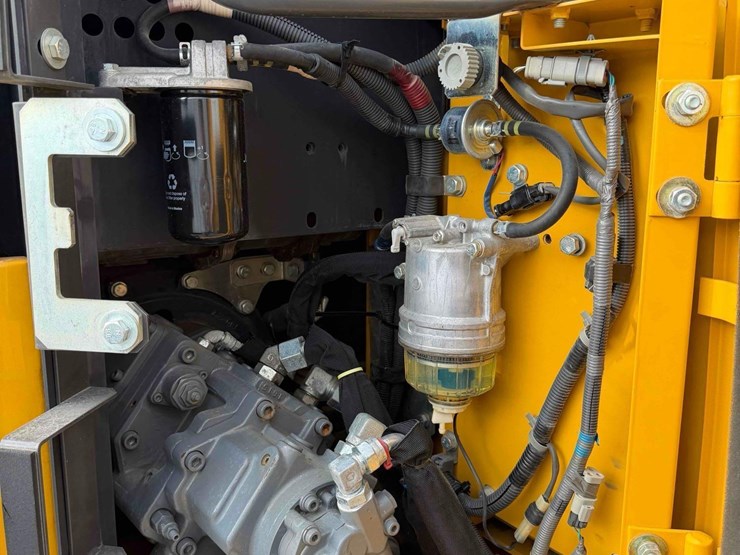 2019-deere-75g-image-18