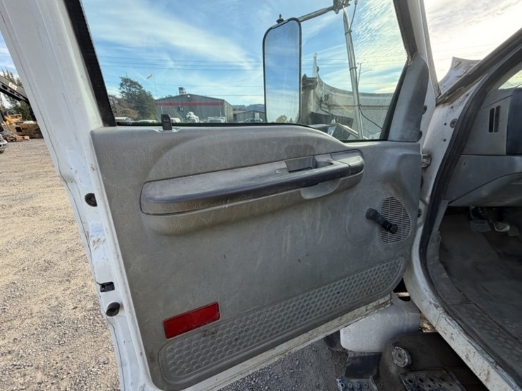 2008-ford-f650-image-25