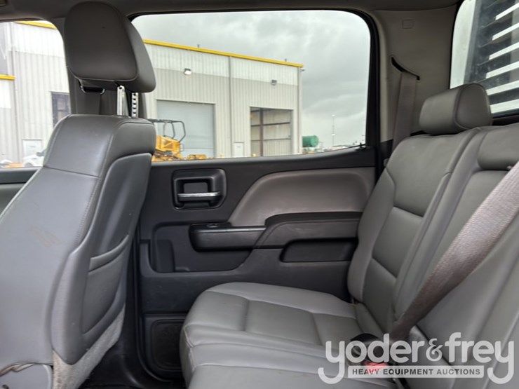 2015-chevrolet-silverado-2500-image-26