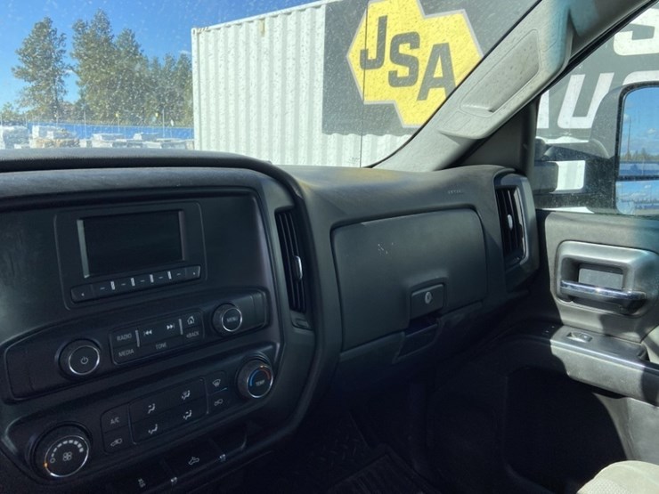 2016-chevrolet-silverado-2500-image-15