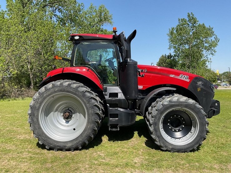2022-case-ih-magnum-310-cvx-image-4