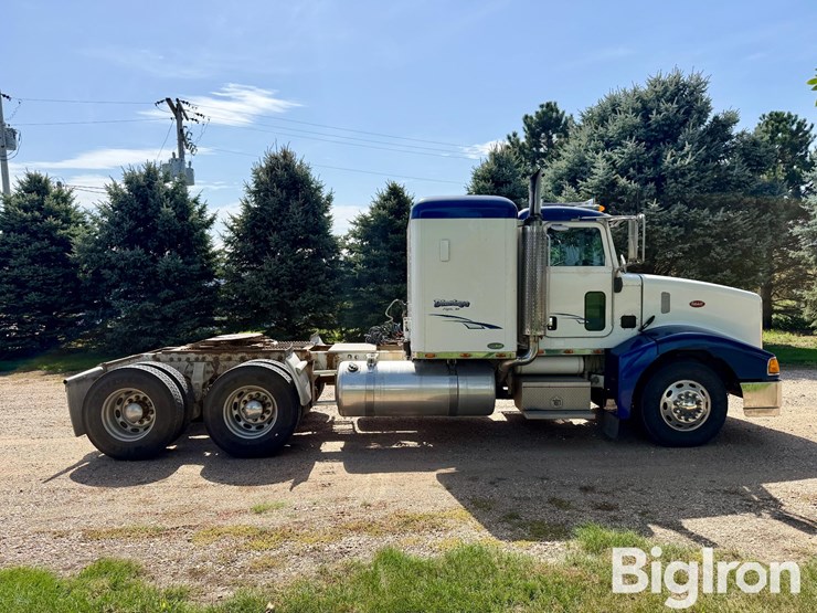 2005-peterbilt-385-image-4