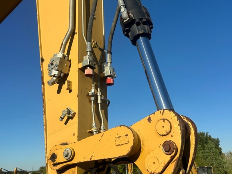 2012-caterpillar-m322d-image-21