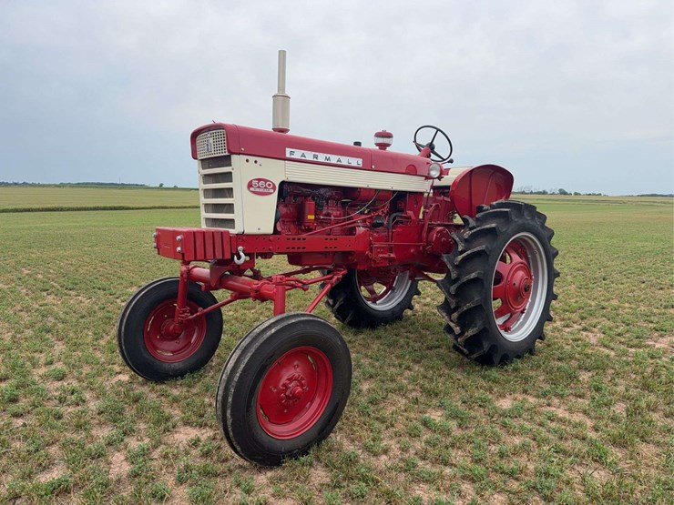 farmall-560-hi-clear-image-1