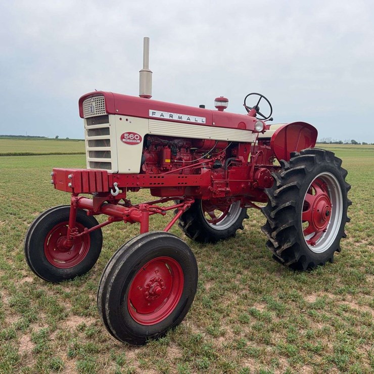 Farmall 560 Hi-Clear