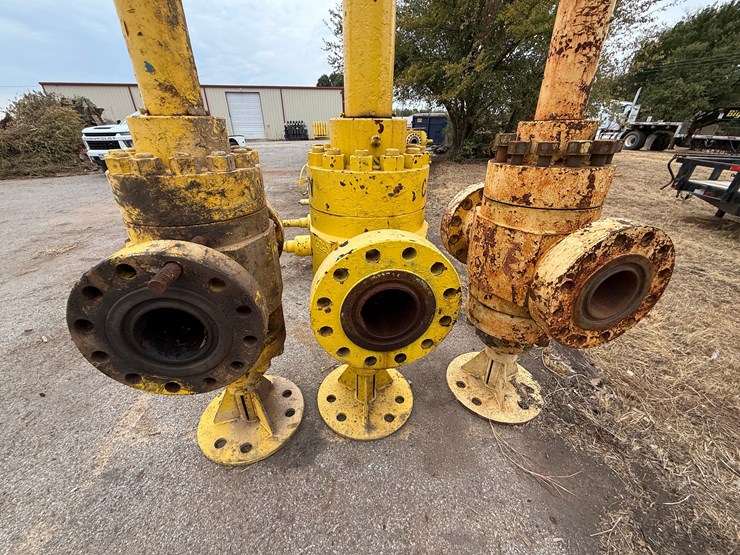 (3-x-$)-7-1/16”-10k-wp-flanged-manual-frac-valves-image-3