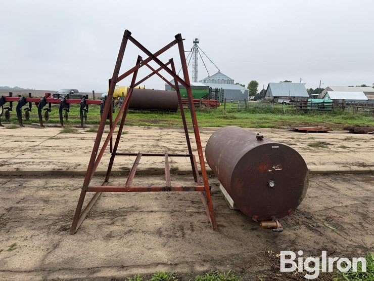 300-gal-fuel-tank-w/stand-image-2