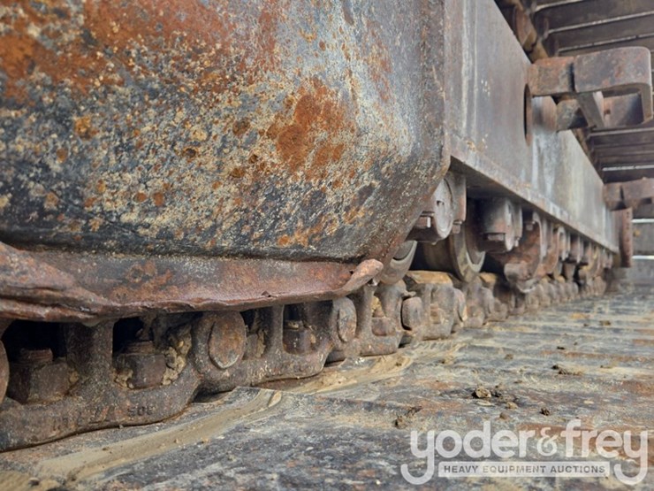2015-komatsu-pc210-image-12