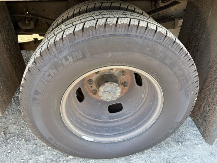 2011-ford-f350-image-21