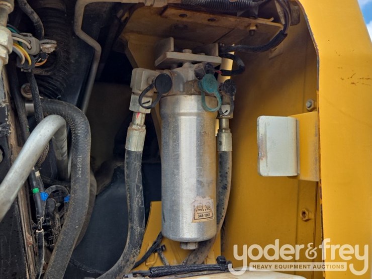 2014-caterpillar-d5k2-lgp-image-33