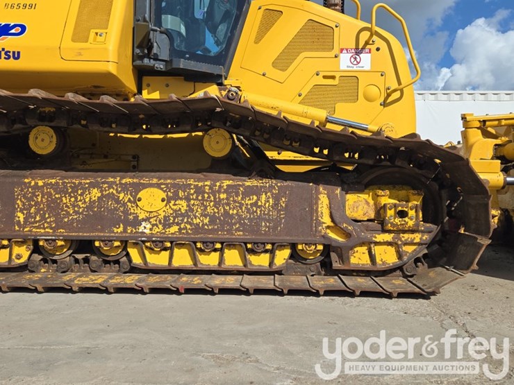 2023-komatsu-d61px-image-15