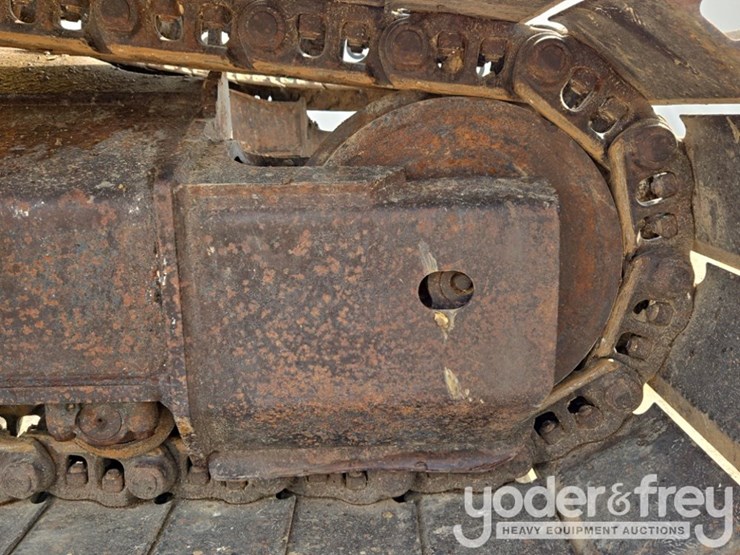 2015-komatsu-pc210-image-19