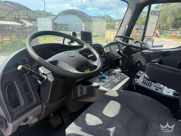 2018-freightliner-m2-elgin-broom-bear-4mh-street-sweeper-truck-image-25