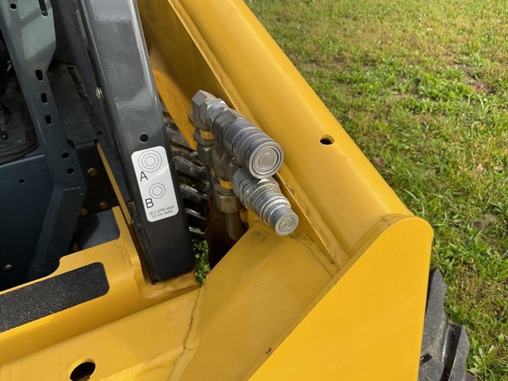 2015-yanmar-s165r-image-17