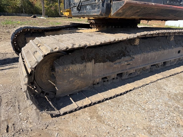 caterpillar-320e-image-15