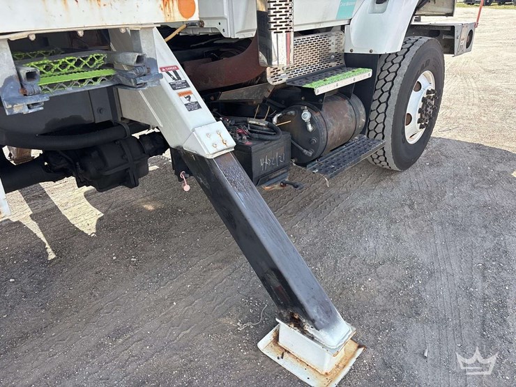 2012-international-workstar-7300-altec-dm45tr-4x4-digger-derrick-truck-image-36