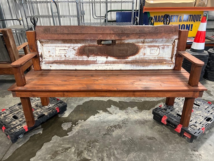 ford-tailgate-bench-image-2