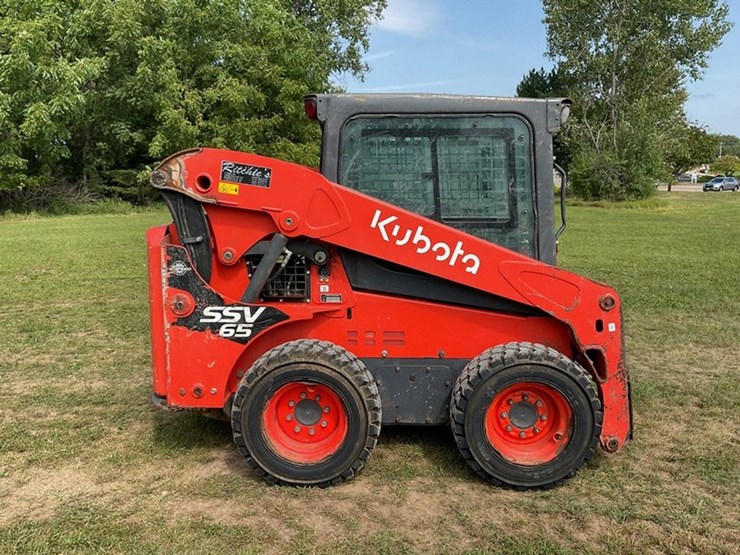 2025-kubota-ssv65-image-4
