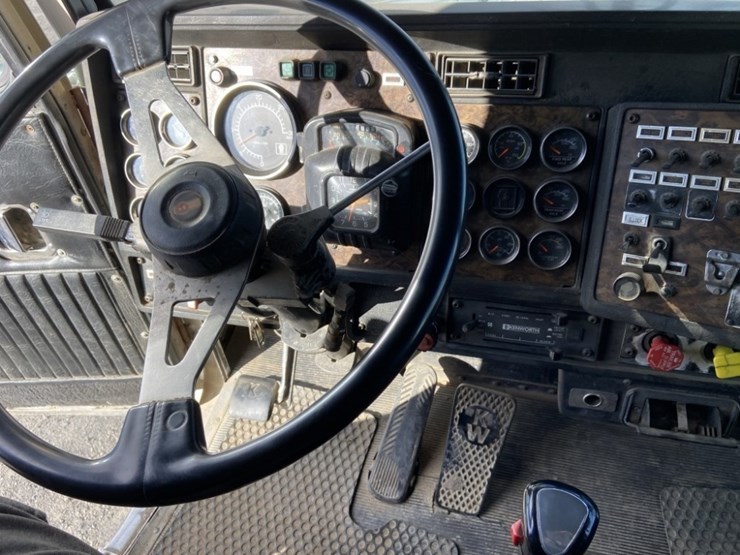 1989-kenworth-t800-image-17
