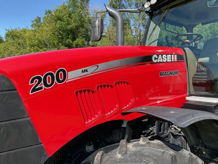 2020-case-ih-magnum-200-image-8