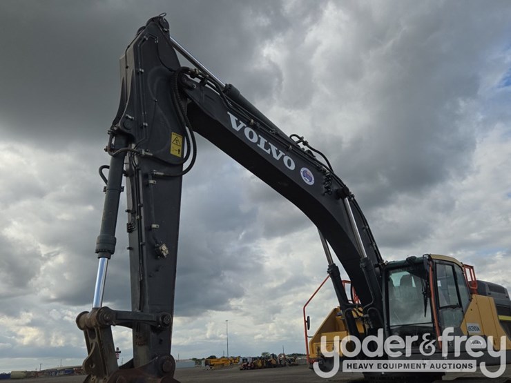 2016-volvo-ec350el-image-26