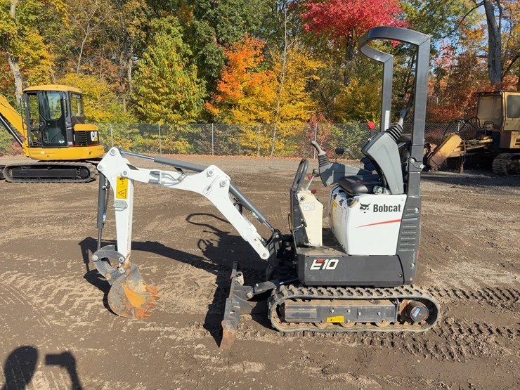 2023-bobcat-e10-image-2