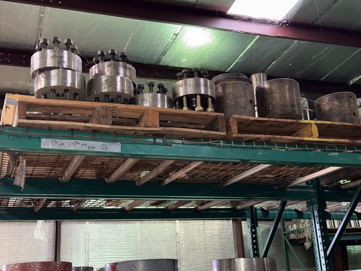 section-of-(18)-1-13/16”-15m-x-2-9/16”-10m-dsa’s-(14)-size-range-1-13/16”---7-1/16”-3m-10m-spacer-spools-&-x-over’s-image-2