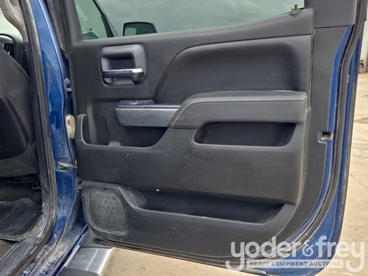 2015-chevrolet-silverado-1500-image-30