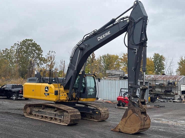 2023-john-deere-350-image-1