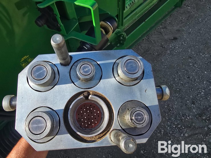 2015-john-deere-630f-image-10
