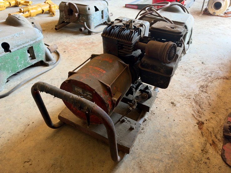 #116-•-homelite-textron-model-e1700-1-portable-generator-image-2