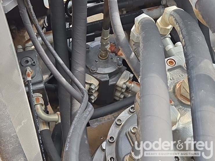 2016-volvo-ec350el-image-51