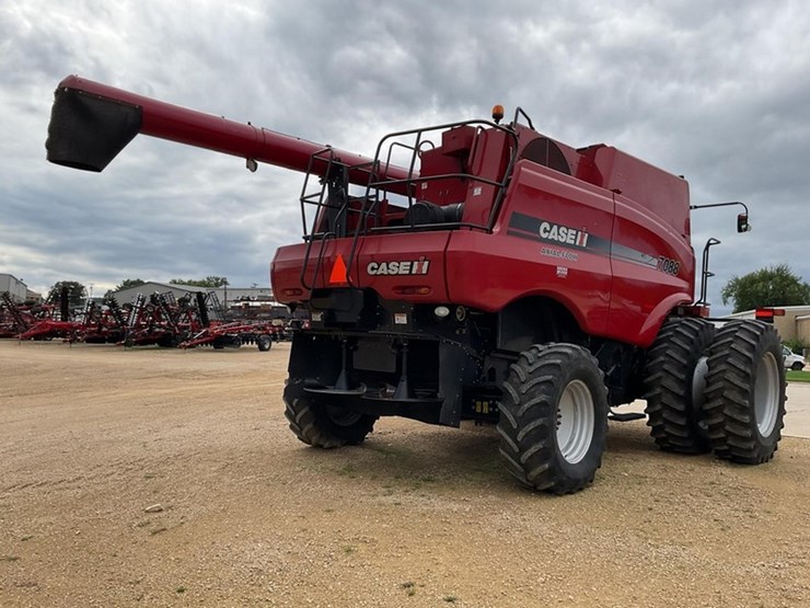 2010-case-ih-7088-image-5