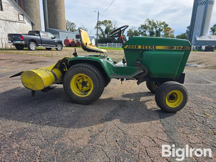 1981-john-deere-317-image-4