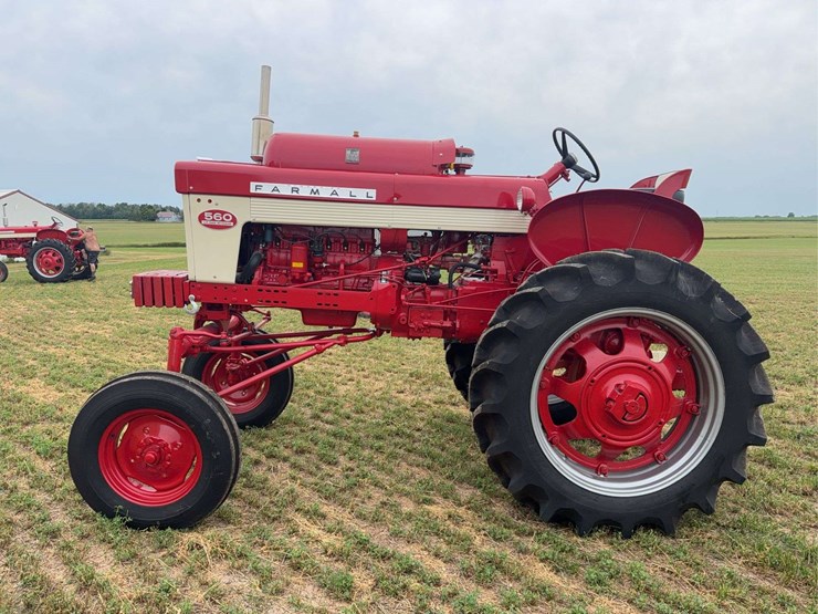 farmall-560-lp-hi-clear-image-2