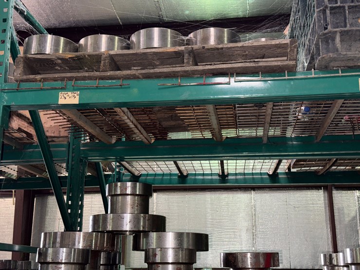 section-of-(18)-1-13/16”-15m-x-2-9/16”-10m-dsa’s-(14)-size-range-1-13/16”---7-1/16”-3m-10m-spacer-spools-&-x-over’s-image-9
