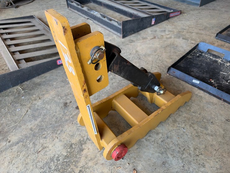 #133-•-adjustable-mechanical-excavator-thumb-attachment-image-1