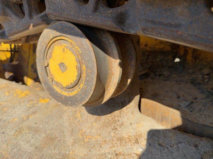 2014-komatsu-d61ex-23-image-23