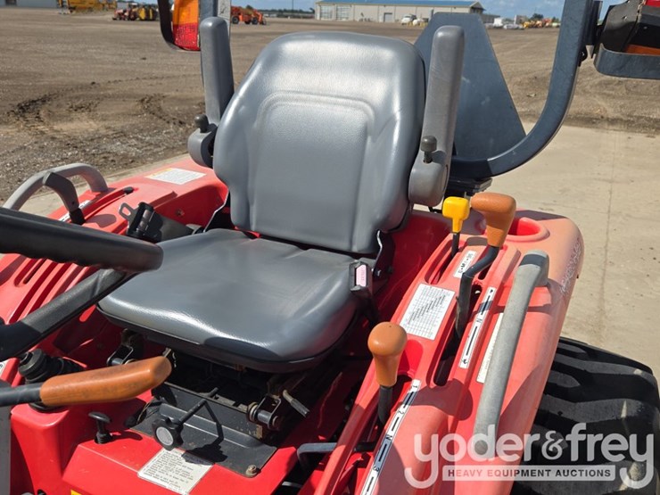 2010-massey-ferguson-1529-image-38