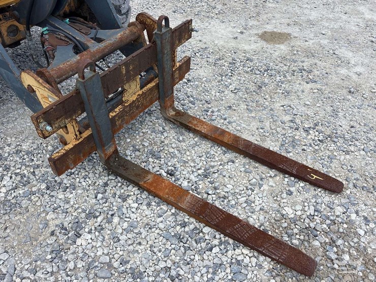 deere-244j-image-11