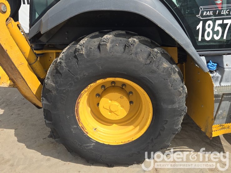 2020-deere-310sl-image-12