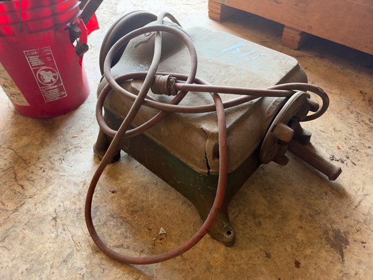 #114-•-ridgid-pipe-threading-power-drive-image-2