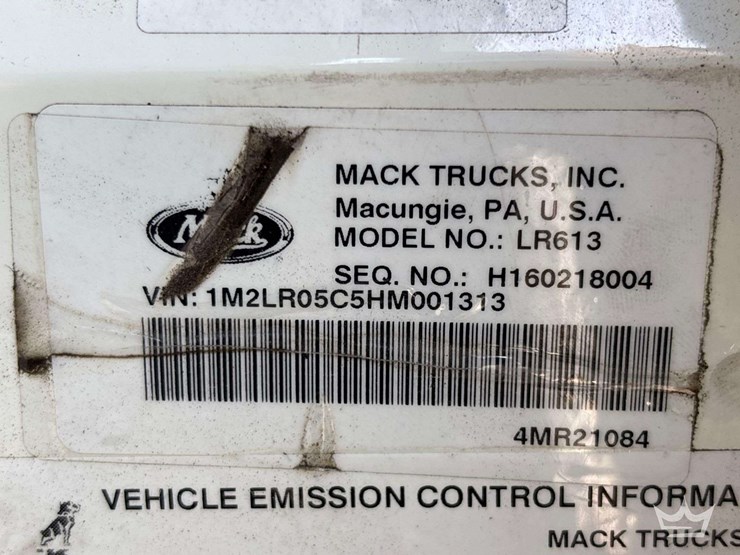 2017-mack-lr-scorpion-31yd.-side-loader-garbage-truck-image-5