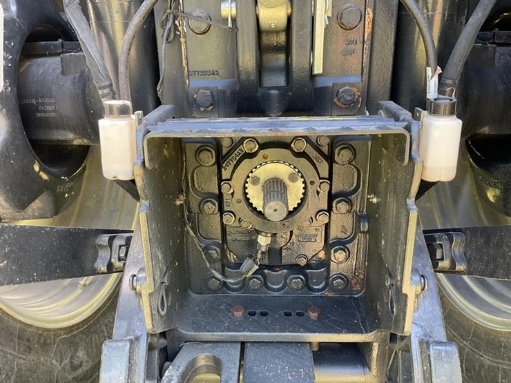 2022-case-ih-magnum-310-cvx-image-16