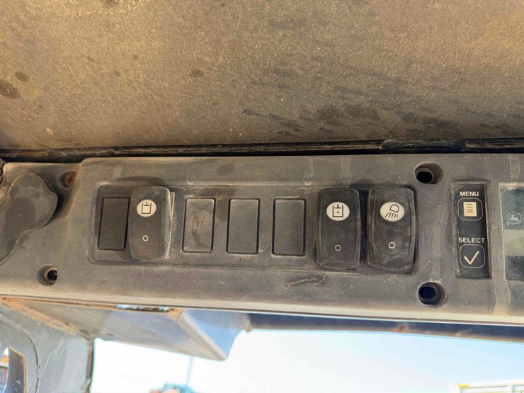2005-john-deere-325-image-22